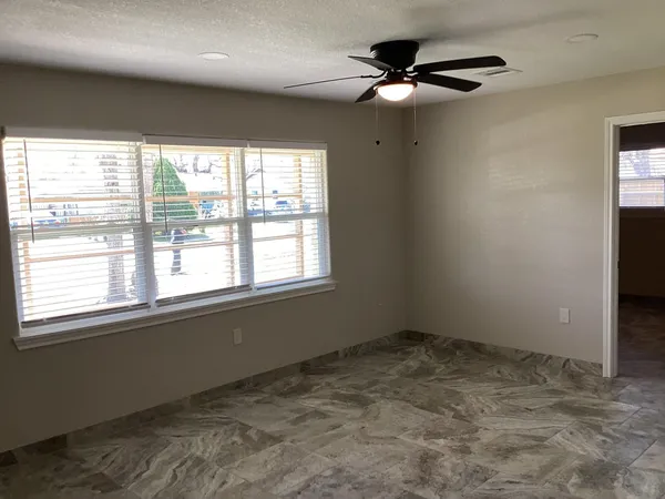 $1,900 | 1903 Harris Avenue, Pasadena, TX 77506