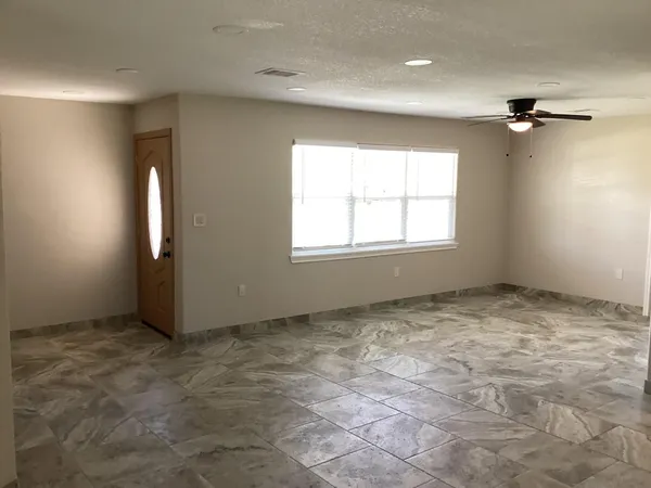 $1,900 | 1903 Harris Avenue, Pasadena, TX 77506