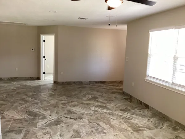 $1,900 | 1903 Harris Avenue, Pasadena, TX 77506
