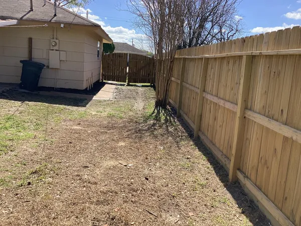 $1,900 | 1903 Harris Avenue, Pasadena, TX 77506