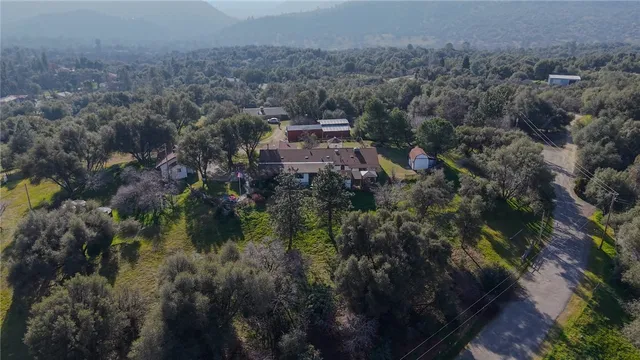 $725,000 | 44800 Ahwahnee Acres Road, Ahwahnee, CA 93601