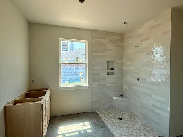 $459,990 | 10401 T T Bury Lane, Waco, TX 76708