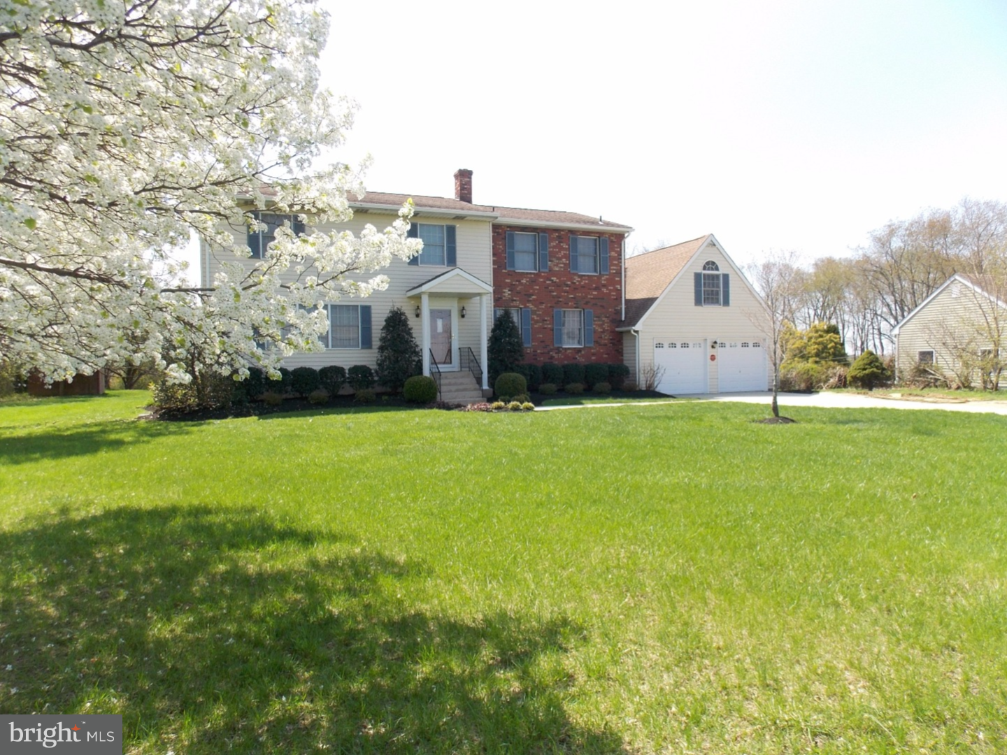 27274 Mt Pleasant Road Columbus, NJ 08022 - Photo 2 of 25 a view of a big house with a big yard and large trees