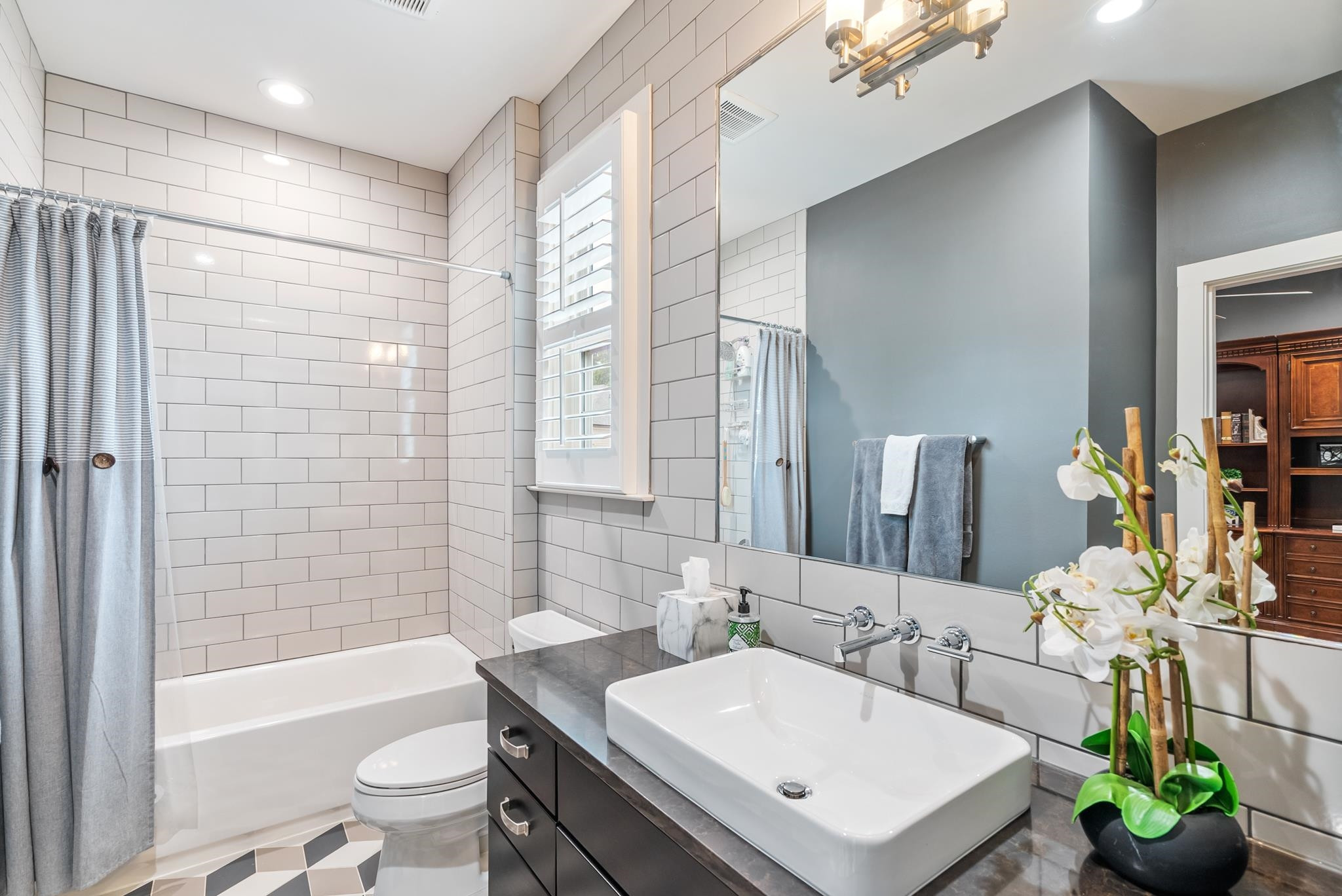 889 Wake Towne Drive Raleigh, NC 27609 - Photo 25 of 36 Photo 25