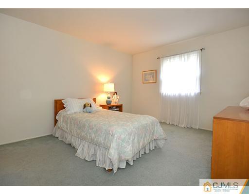 9 Falcon Road East Brunswick, NJ 08816 - Photo 14 of 25 Gallery Image 14