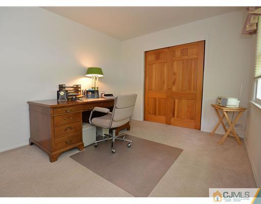 9 Falcon Road East Brunswick, NJ 08816 - Photo 18 of 25 Gallery Image 18