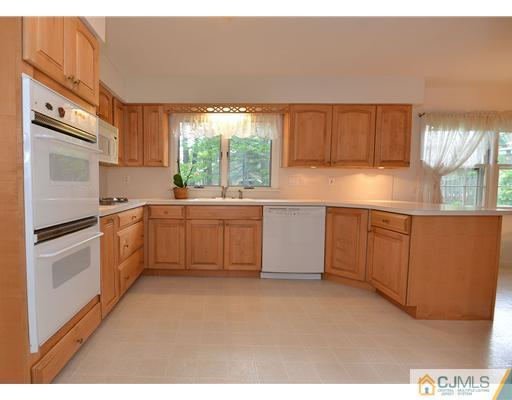 9 Falcon Road East Brunswick, NJ 08816 - Photo 9 of 25 Gallery Image 9