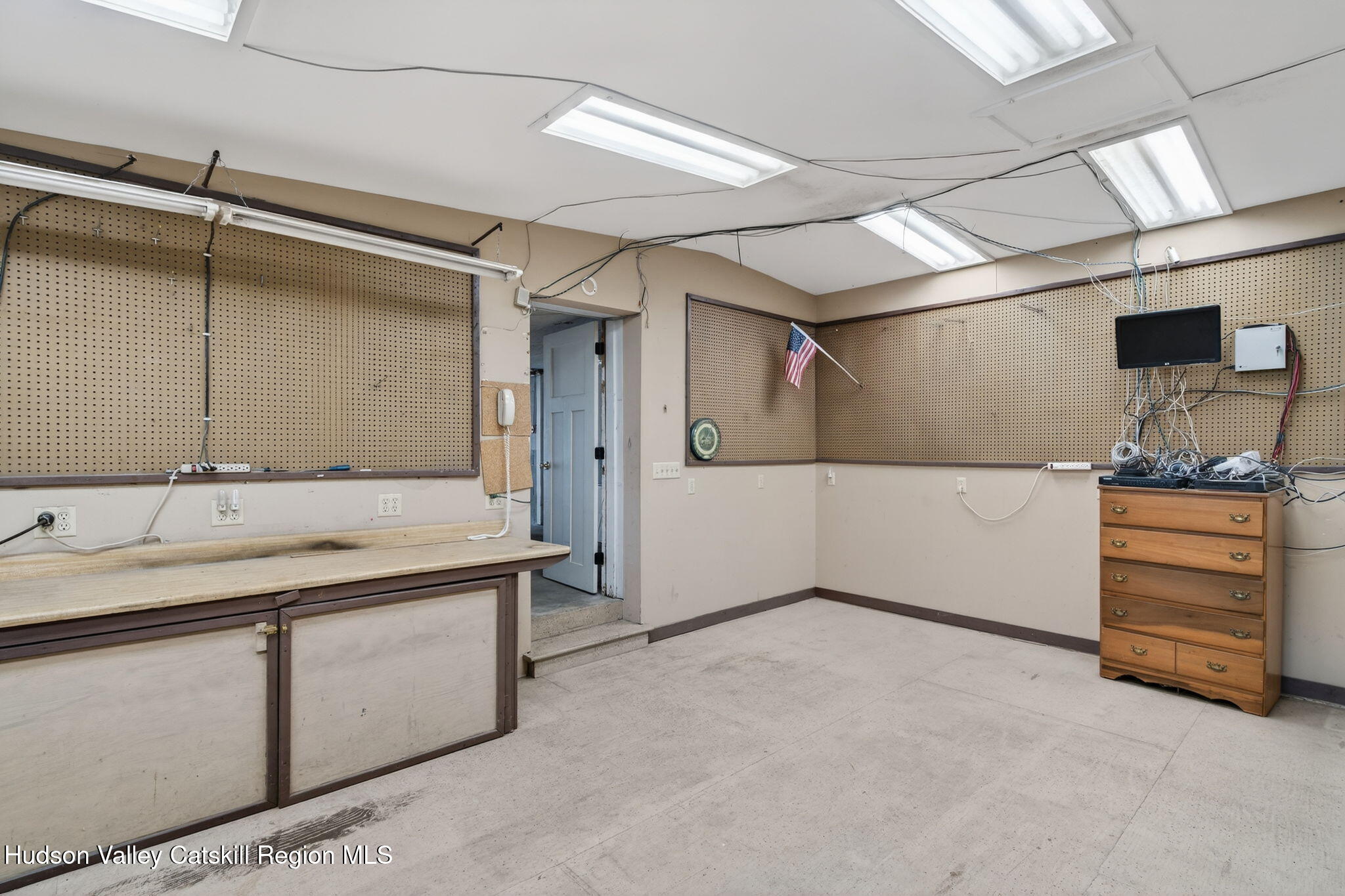 47 Meyers Road Kingston, NY 12401 - Photo 44 of 64 a bathroom with a sink and a mirror