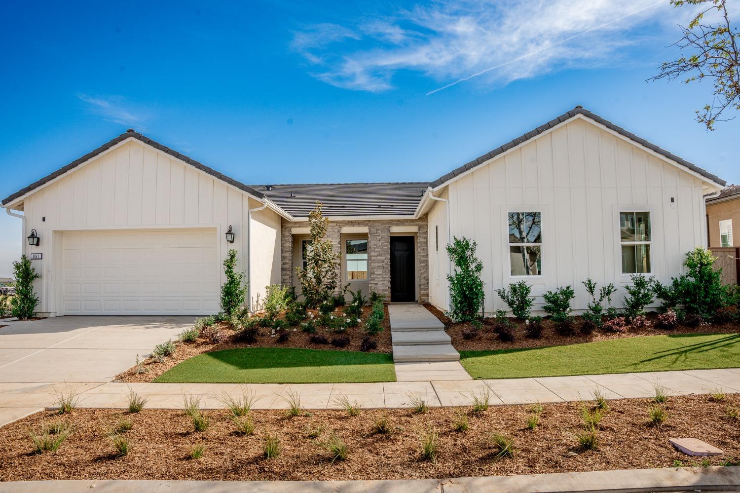 951 Beaver Pond Loop Madera, CA 93636 - Photo 2 of 48 Gallery Image 2
