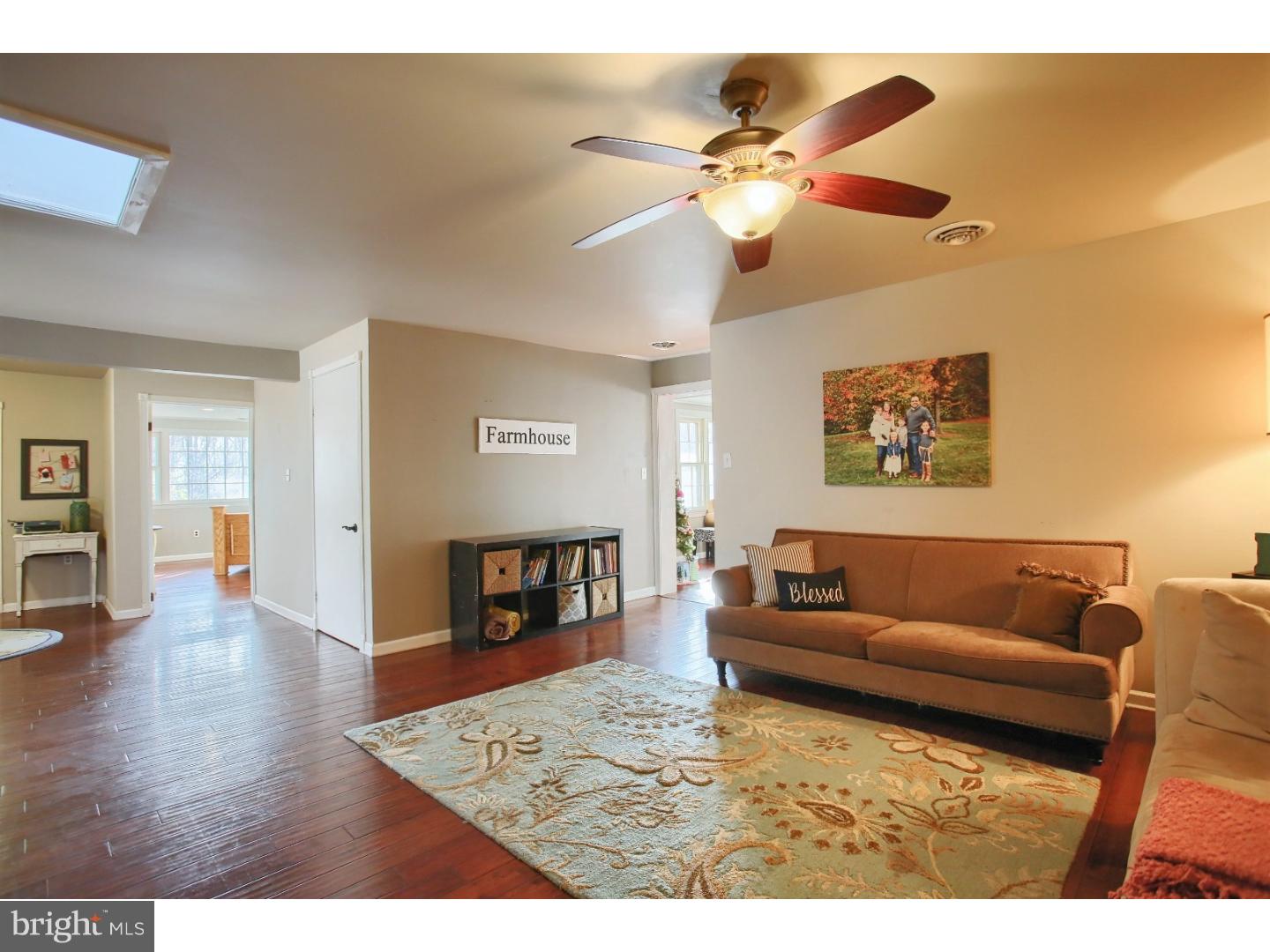 3030 Chestnut Hill Road Pottstown, PA 19465 - Photo 23 of 52 Living Room