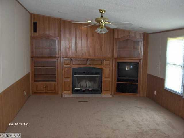 6423 South Preacher Roberson Road Graham, NC 27253 - Photo 3 of 7 Den/Family/Great Room.