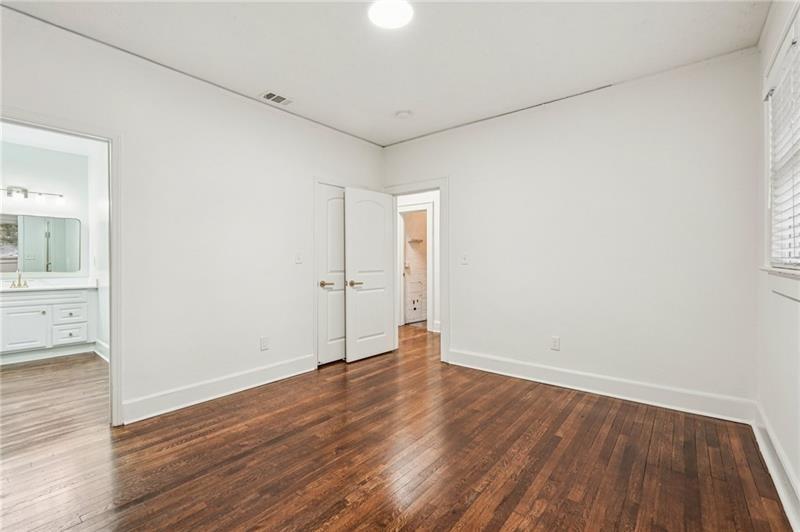 829 Rose Circle Southwest Atlanta, GA 30310 - Photo 14 of 28