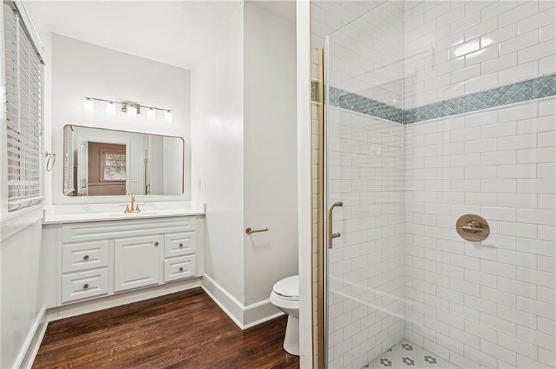 829 Rose Circle Southwest Atlanta, GA 30310 - Photo 15 of 28