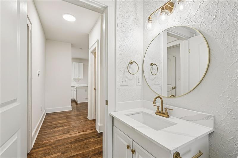 829 Rose Circle Southwest Atlanta, GA 30310 - Photo 19 of 28