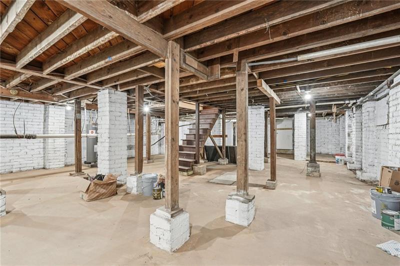 829 Rose Circle Southwest Atlanta, GA 30310 - Photo 24 of 28