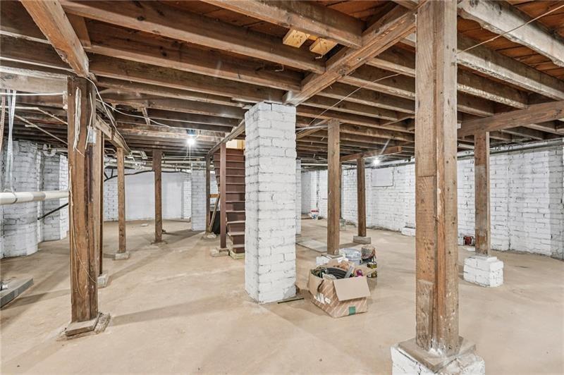 829 Rose Circle Southwest Atlanta, GA 30310 - Photo 25 of 28