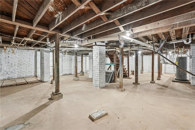 829 Rose Circle Southwest Atlanta, GA 30310 - Photo 26 of 28