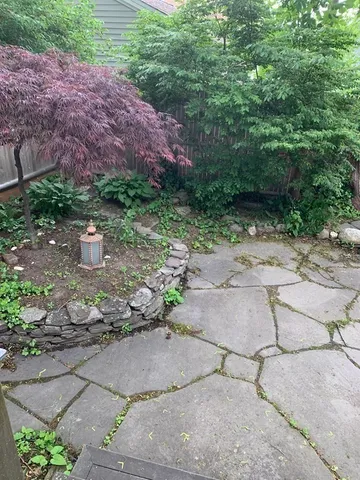 $2,500 | 5 Chestnut Street, Newburyport, MA 01950