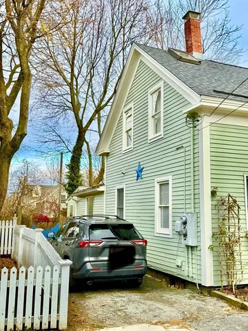 $2,500 | 5 Chestnut Street, Newburyport, MA 01950