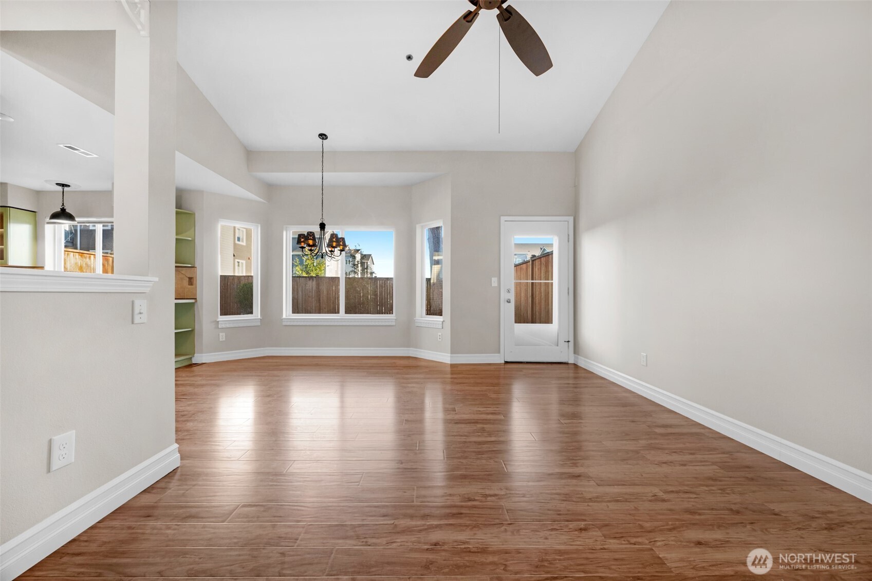 217 112th Street Southwest, Unit B102 Everett, WA 98204 - Photo 4 of 25