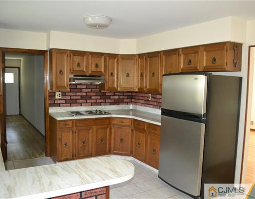 319 Dunhams Corner Road East Brunswick, NJ 08816 - Photo 5 of 9 Gallery Image 5