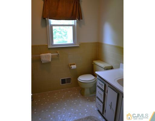 319 Dunhams Corner Road East Brunswick, NJ 08816 - Photo 8 of 9 Gallery Image 8