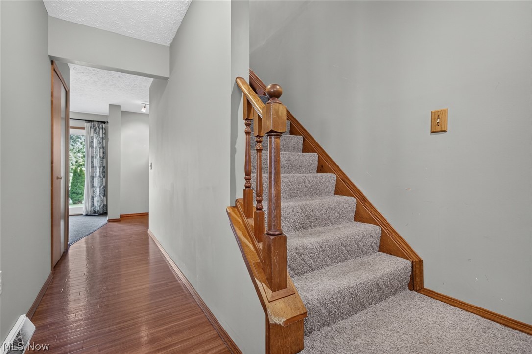 45319 Old Middle Ridge Road Amherst, OH 44001 - Photo 9 of 40 View as you walk into the home