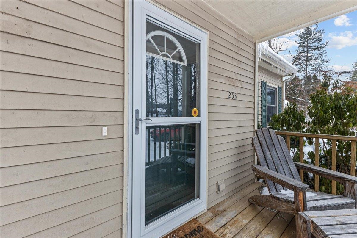 253 North Williston Road Williston, VT 05495 - Photo 2 of 37