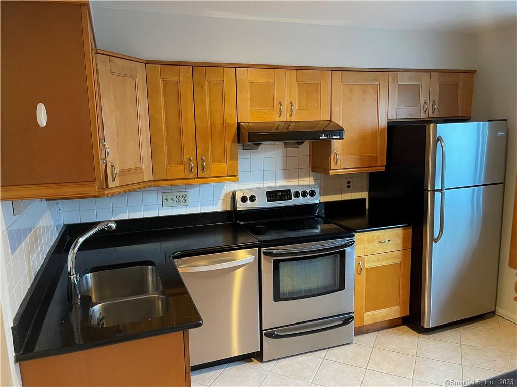 413 Glenbrook Road, Unit 9 Stamford, CT 06906 - Photo 1 of 1 Gallery Image 1