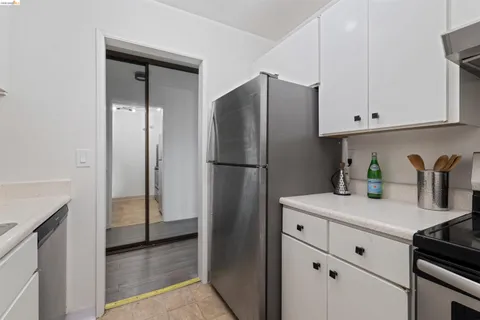 $379,000 | 4 Admiral Drive, Unit B430, Emeryville, CA 94608