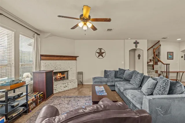 $465,000 | 108 Bosque Court, Azle, TX 76020