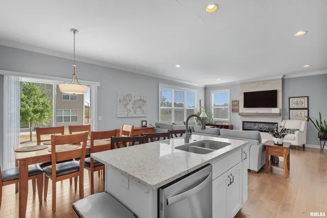 $349,969 | 4471 Slate Creek Drive, Bettendorf, IA 52722