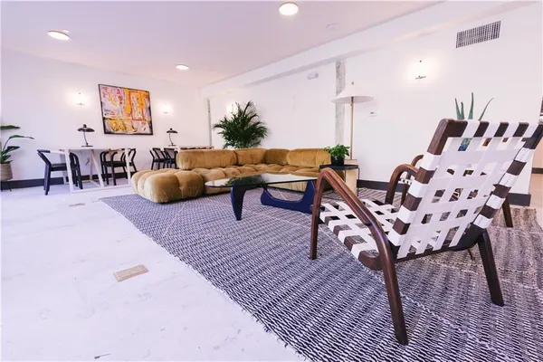 $1,825 | 3060 Dauphine Street, Unit 204, New Orleans, LA 70117