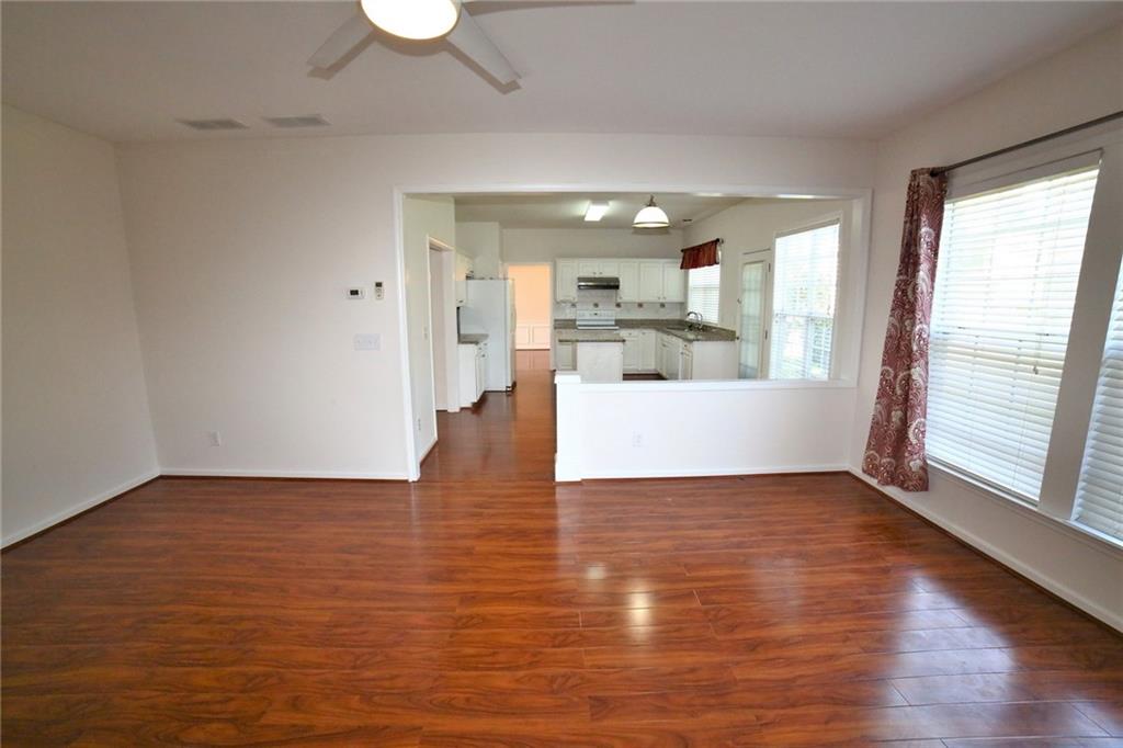 8305 Grenadier Trail Suwanee, GA 30024 - Photo 15 of 38