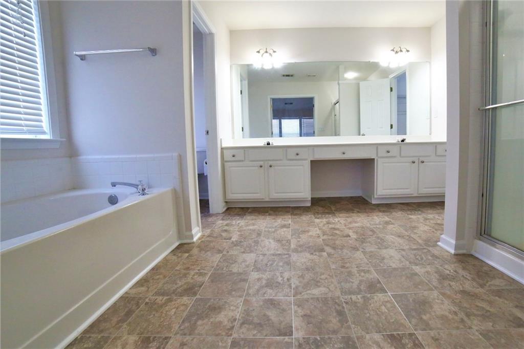 8305 Grenadier Trail Suwanee, GA 30024 - Photo 22 of 38