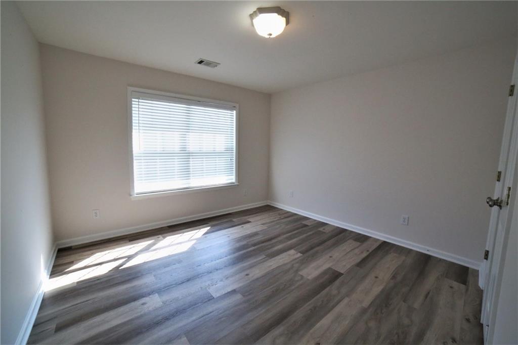 8305 Grenadier Trail Suwanee, GA 30024 - Photo 30 of 38