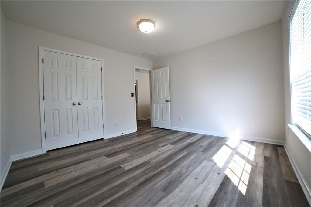8305 Grenadier Trail Suwanee, GA 30024 - Photo 31 of 38