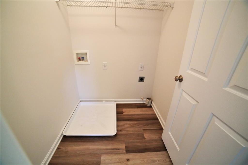 8305 Grenadier Trail Suwanee, GA 30024 - Photo 35 of 38