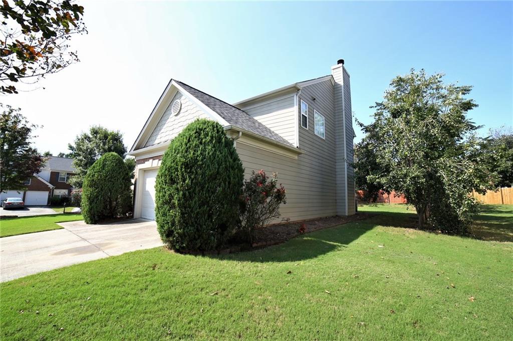 8305 Grenadier Trail Suwanee, GA 30024 - Photo 4 of 38