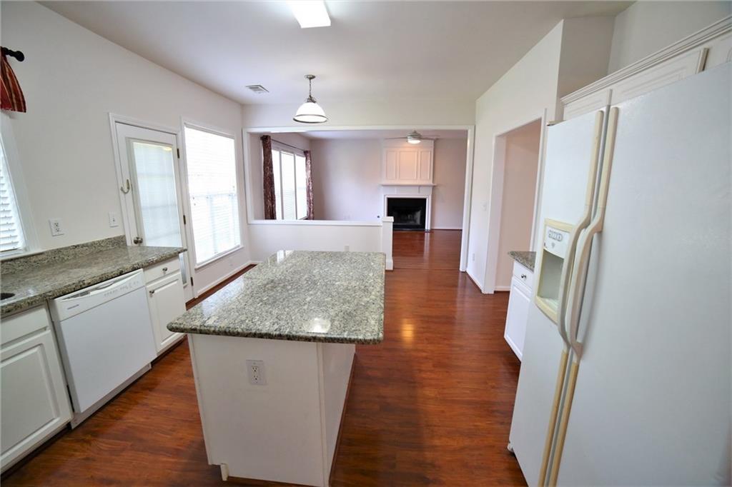 8305 Grenadier Trail Suwanee, GA 30024 - Photo 9 of 38