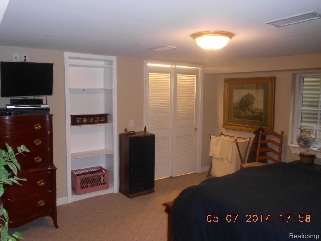 70 Clairview Road Grosse Pointe, MI 48236 - Photo 22 of 26 035.jpg