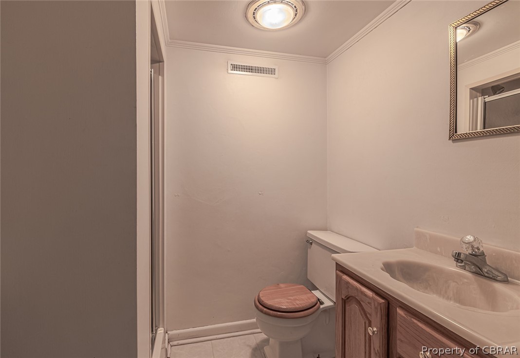 89 Walnut Road Kilmarnock, VA 22482 - Photo 34 of 38 Bath w/ Shower - Lower level