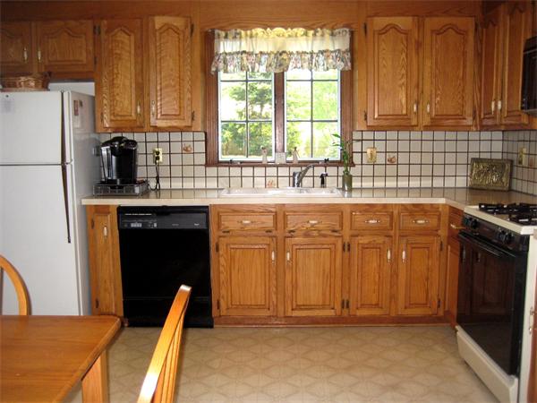 320 Common Street Walpole, MA 02081 - Photo 3 of 27 Gallery Image 3