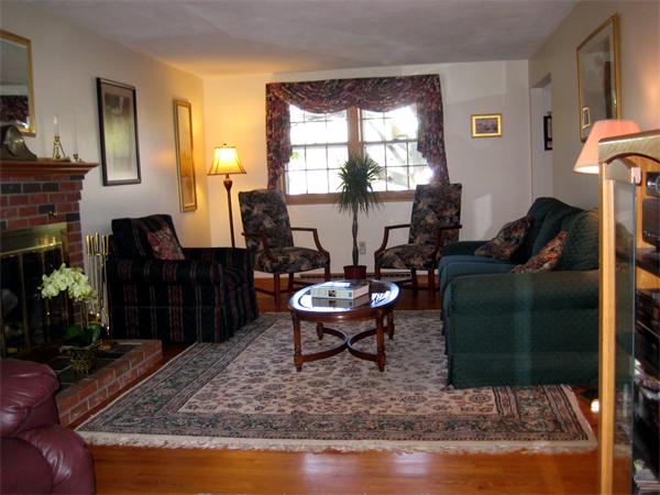 320 Common Street Walpole, MA 02081 - Photo 5 of 27 Gallery Image 5