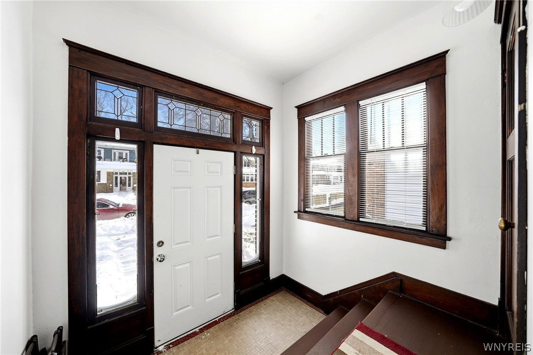 102 Rutland Street Buffalo, NY 14220 - Photo 3 of 28