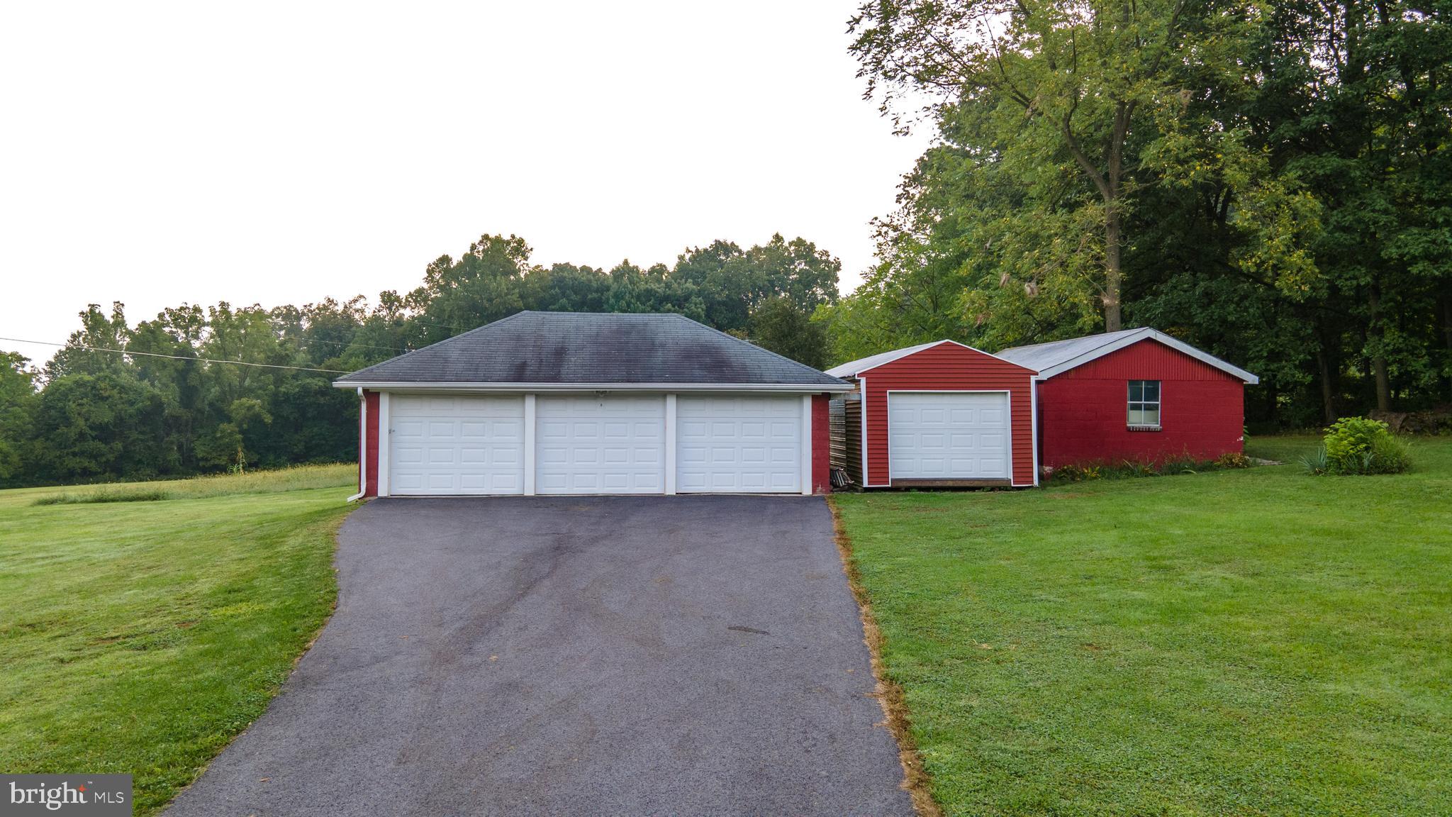 8667 Orchard Road Spring Grove, PA 17362 - Photo 5 of 20