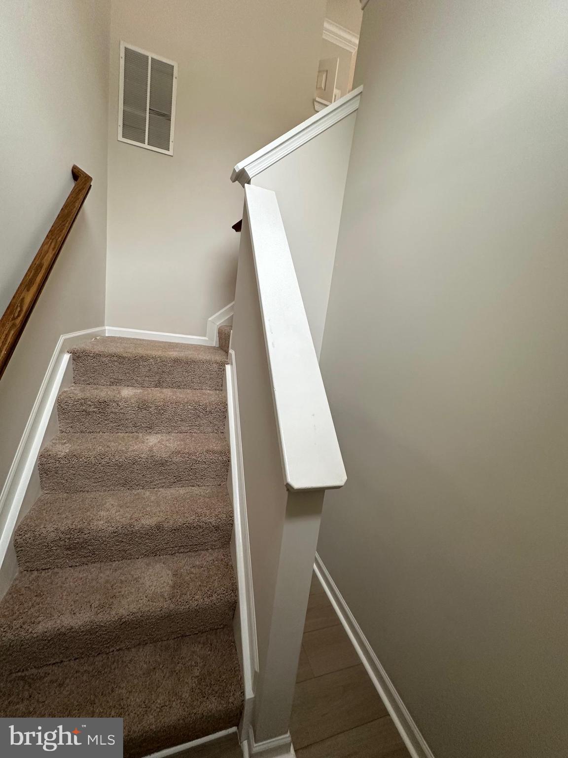 7076 Water Oak Road, Unit 196 Elkridge, MD 21075 - Photo 25 of 31 Foyer