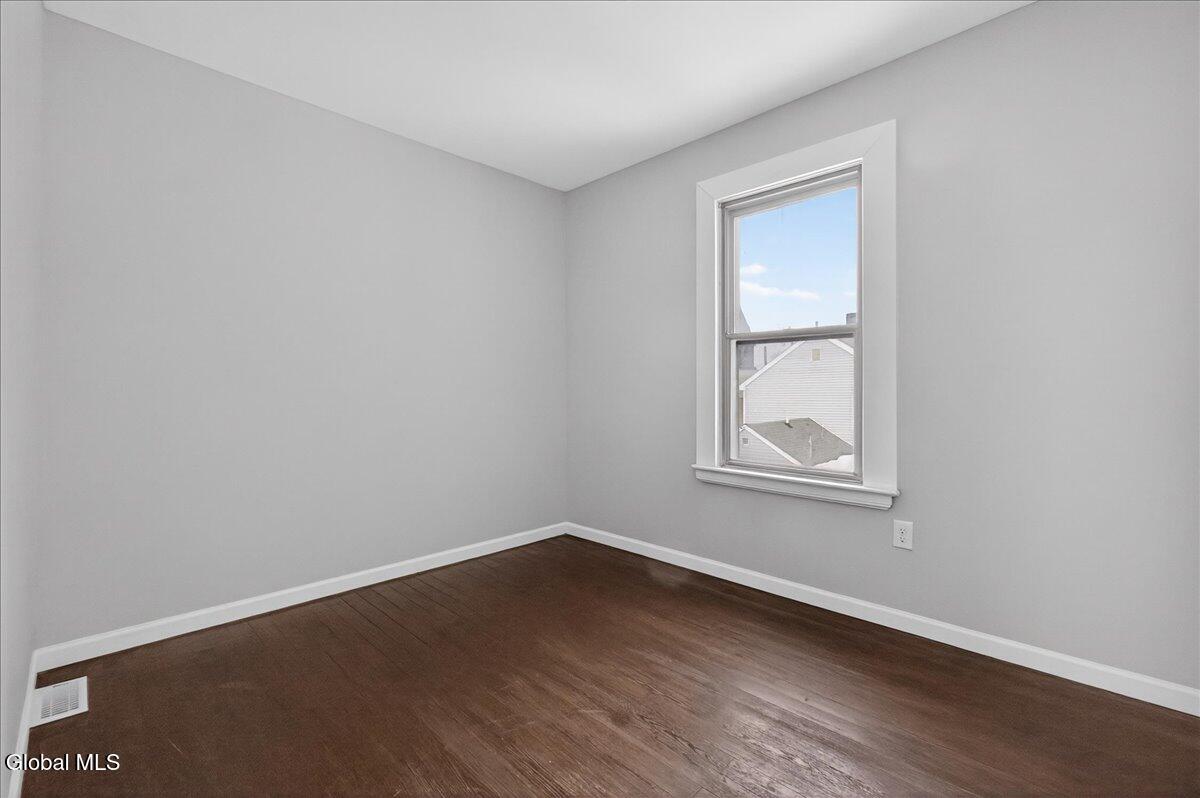 103 Porter Street Schenectady, NY 12308 - Photo 21 of 32 31-103 Porter St-31