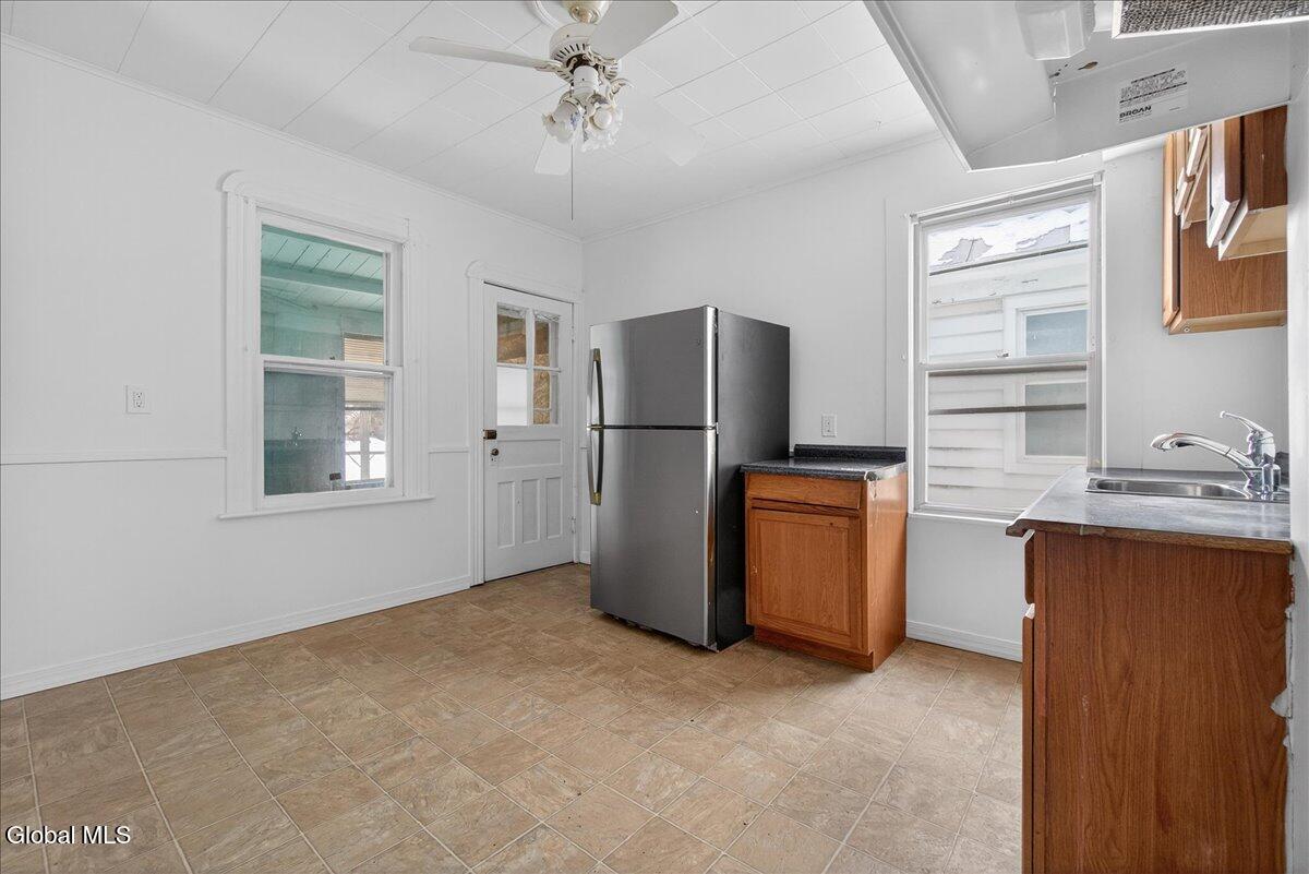 103 Porter Street Schenectady, NY 12308 - Photo 23 of 32 33-103 Porter St-33