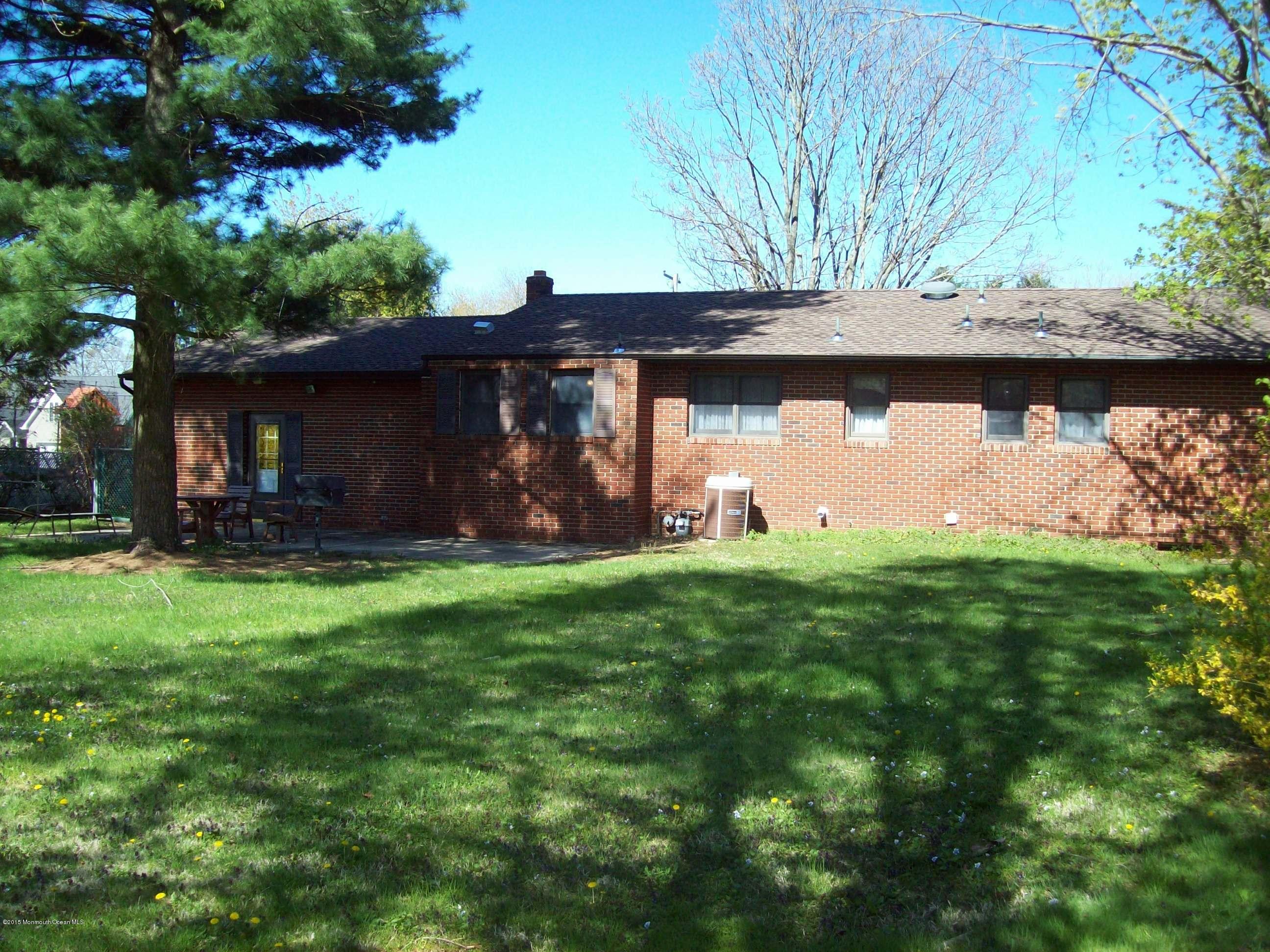 29 Ardmore Road Freehold, NJ 07728 - Photo 12 of 14 100_1888